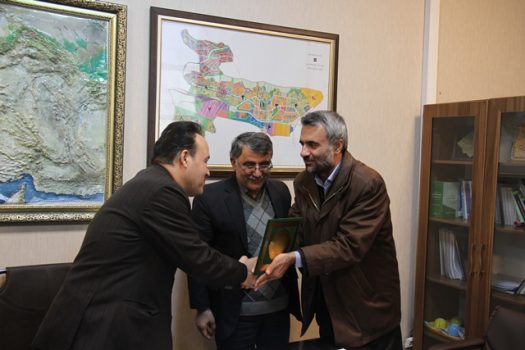 عزیز میکائیلی رئیس اداره حفاظت محیط زیست شهرستان پردیس شد عزیز میکائیلی رئیس اداره حفاظت محیط زیست شهرستان پردیس شد