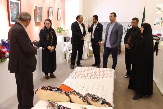 برپایی نمایشگاه صنایع دستی در پردیس+تصاویر