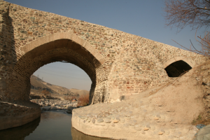 پل تاریخی شاه‌عباسی جاجرود در شهرستان پردیس