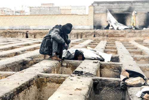 زندگی ۵۰ نفر در گور