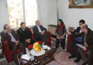 دیدار خانواده شهدا بومهن