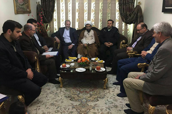 دیدار مسئولان با خانواده شهدا در شهرستان پردیس